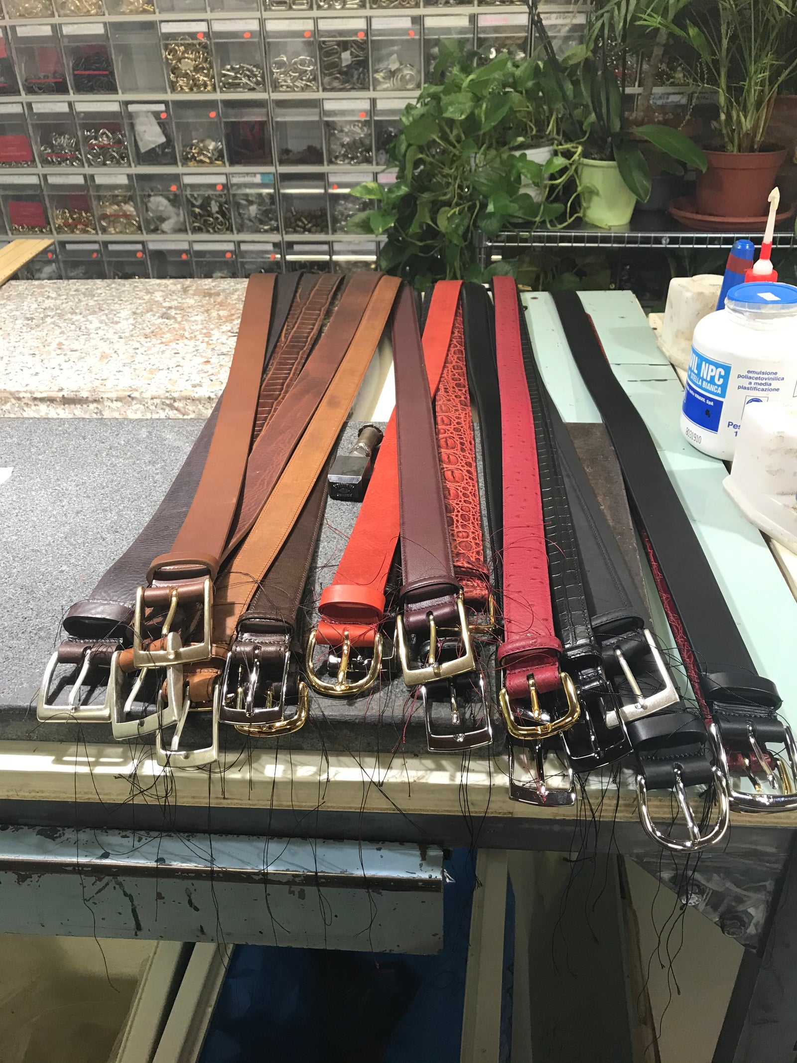 Cinture Infinity in lavorazione, Infinity belts during work in process