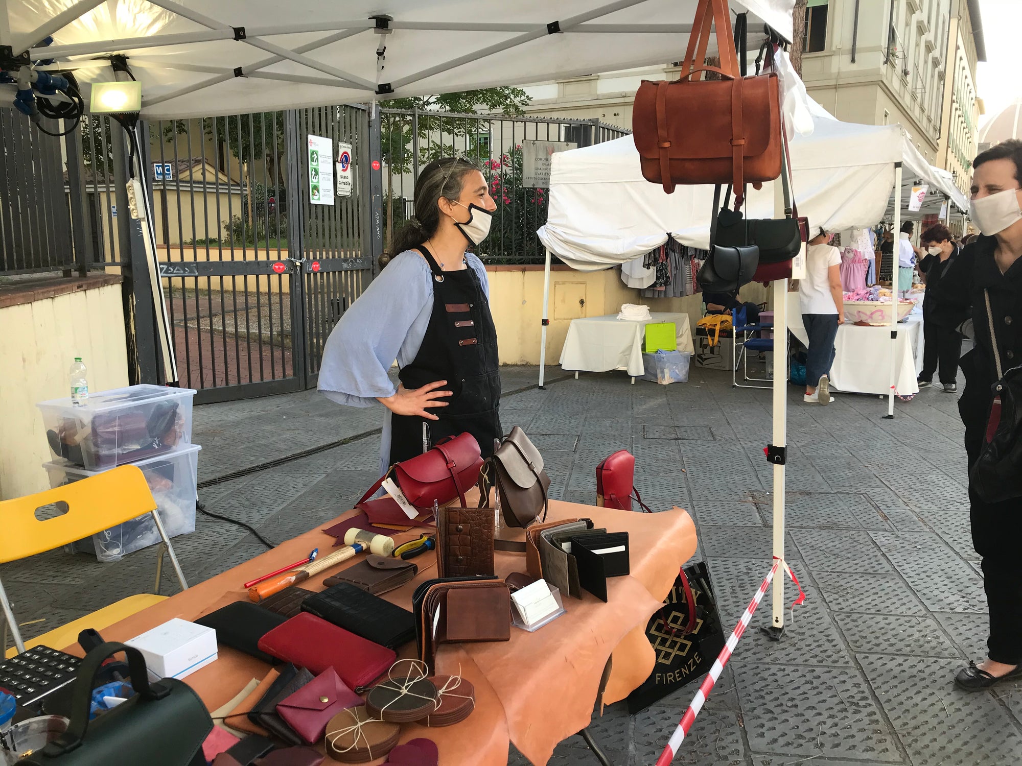 Fiera dell'Artigianato in piazza dei Ciompi a Firenze, Artefacendo; Craftmans market in Piazza dei Cimpi, Florence "Artefacendo"