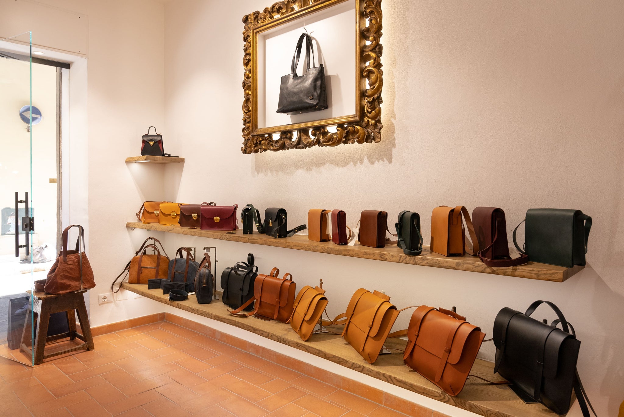 Top 5 Leather Gifts to Bring Home from Florence