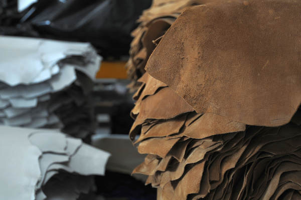 From tannery to the shop. Transforming leather materials