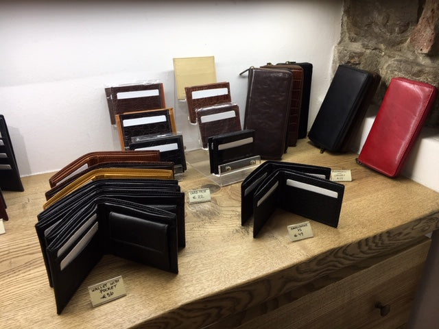 How to care for leather wallets