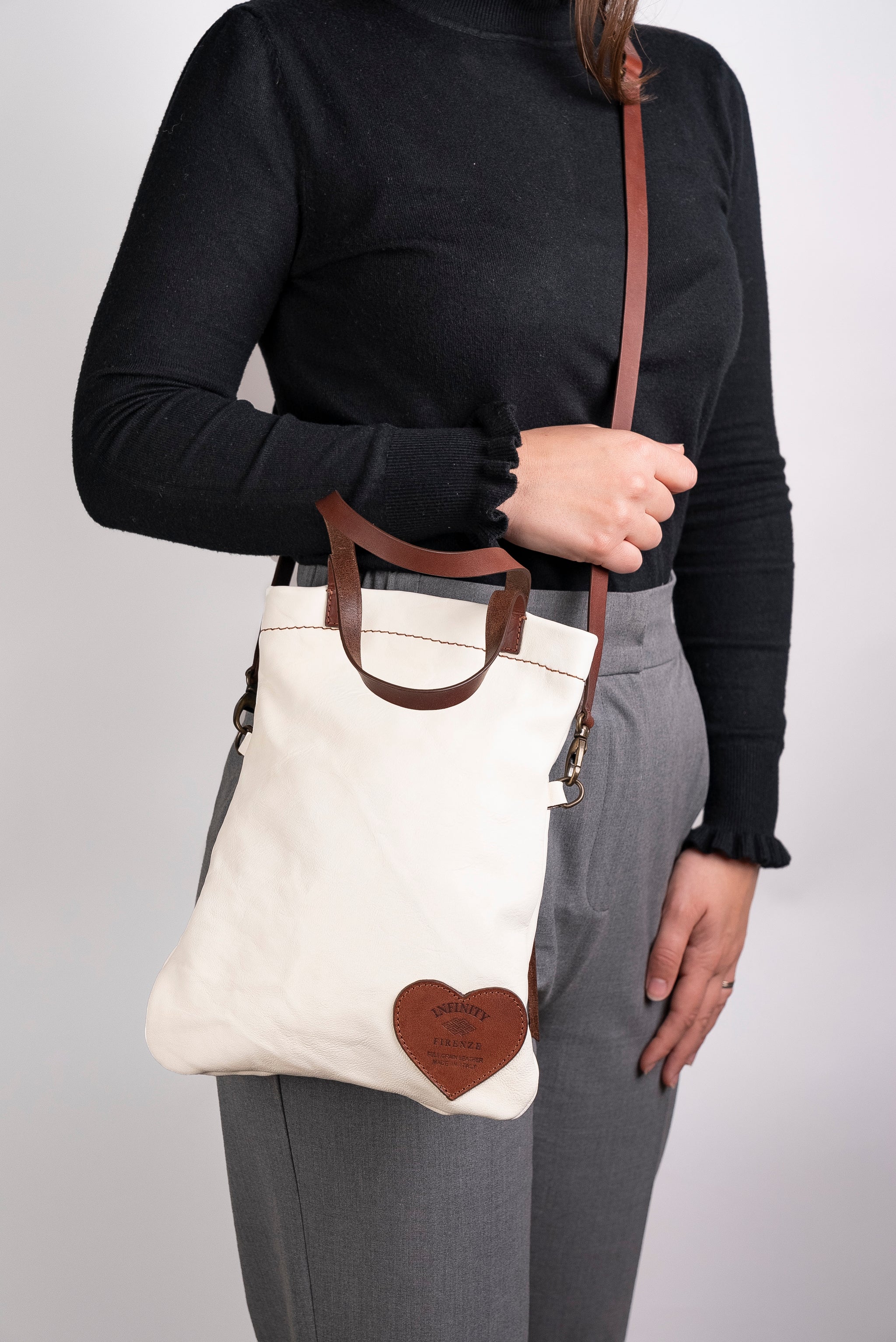 Leather Handbag Cuoio Battuto Alma - Infinity Firenze